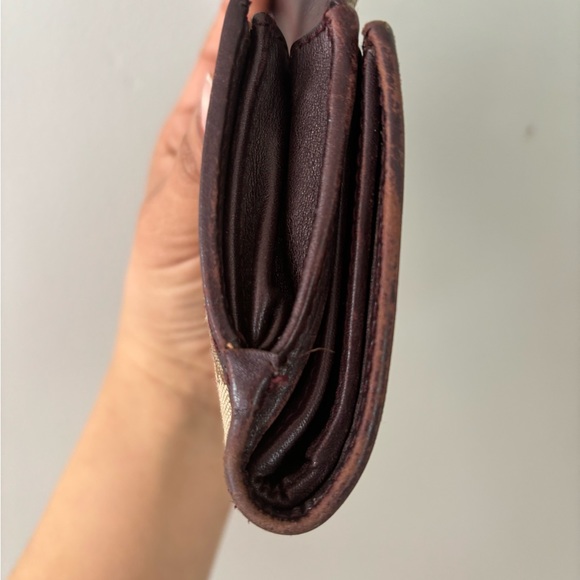 Gucci Compact GG Wallet - Picture 9 of 10